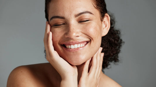 Pores dilatés : les meilleurs gestes beauté pour une peau nette et des pores resserrés