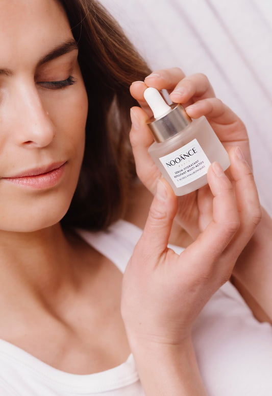 Acide hyaluronique : danger ou allié beauté ? Les clés pour une peau hydratée et éclatante